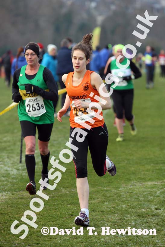 Durham City 3rd leg senior women Durham Cathedral Relays. Photo: David T. Hewitson/Sports for All Pics
